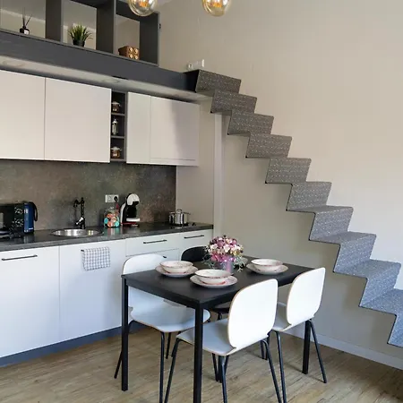 Cozy Loft Next To Main Station *