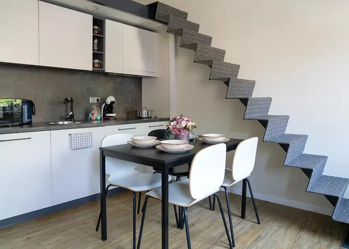 Cozy Loft Next To Main Station Apartamento